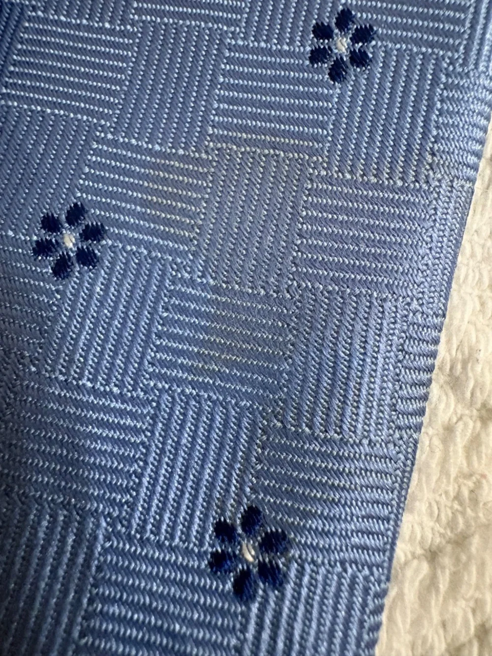 Brooks Brothers 346 Blue Basketweave Floral Geometric Pure Silk Tie